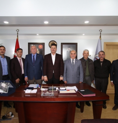 Akyazı Ticaret  Borsası heyetinden Akyazı Belediye Başkanı Bilal SOYKAN’a hayırlı olsun ziyareti. 