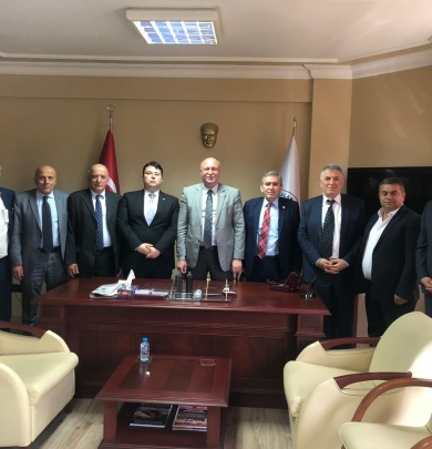 Sakarya Amatör Spor Kulüpleri Federasyonu (ASKF) Başkanı Yaşar Zımba ve Yönetim Kurulu Üyeleri Akyazı Ticaret Borsası'nı Ziyaret etti.
